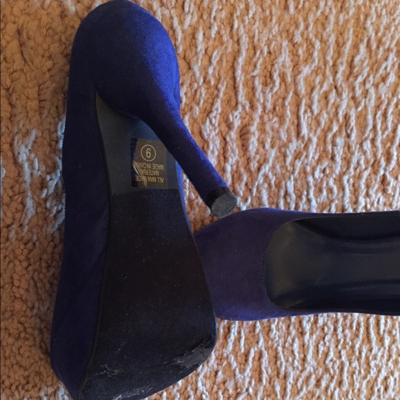 Blue suede heels - Picture 2 of 3